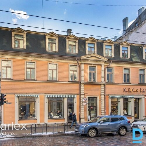 Birojs vēsturiskā koka ēkā Rīgas centrā