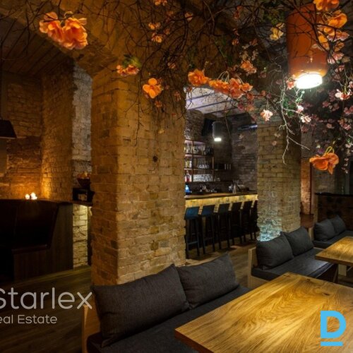 Ēdināšanai piemērotas telpas pie Tērbata/Ģertrūdes ielu krustojuma