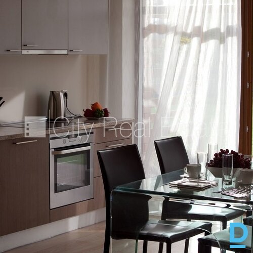 Pārdod māju Rīgā