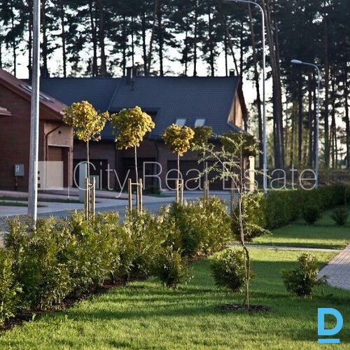 Pārdod māju Rīgā