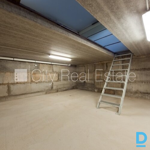 Pārdod māju Rīgā