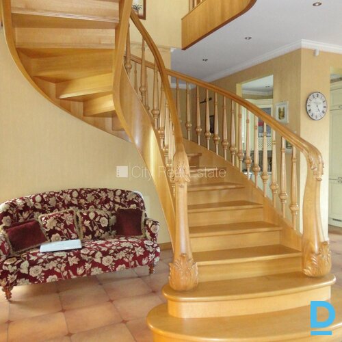 Pārdod māju Jūrmalā Pārdod māju Jūrmalā