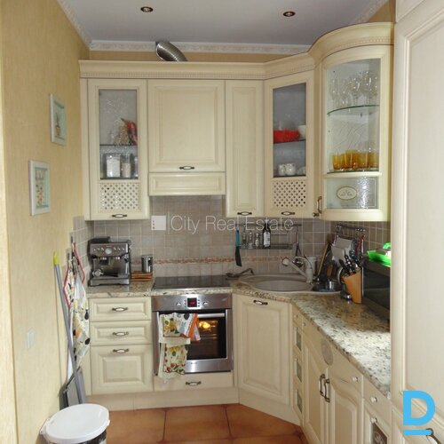 Pārdod māju Jūrmalā Pārdod māju Jūrmalā