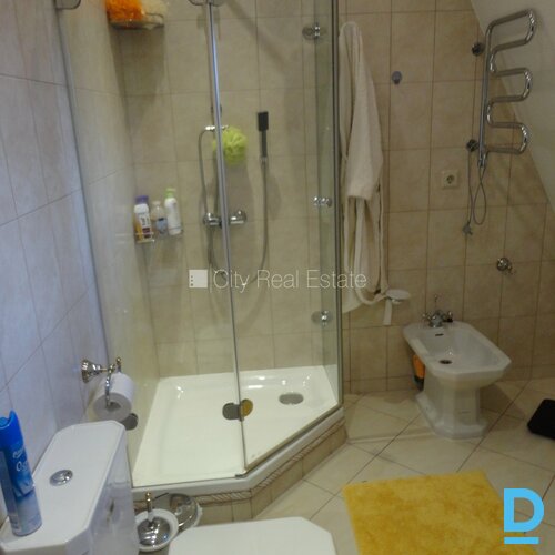 Pārdod māju Jūrmalā Pārdod māju Jūrmalā