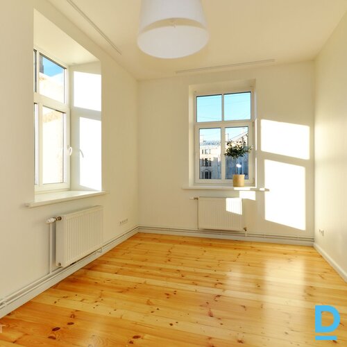 Pārdod dzīvokli Stabu iela 33