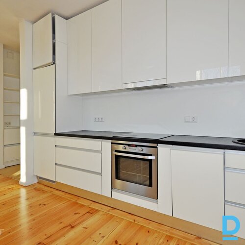 Pārdod dzīvokli Stabu iela 33