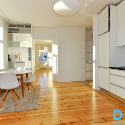 Pārdod dzīvokli Stabu iela 33