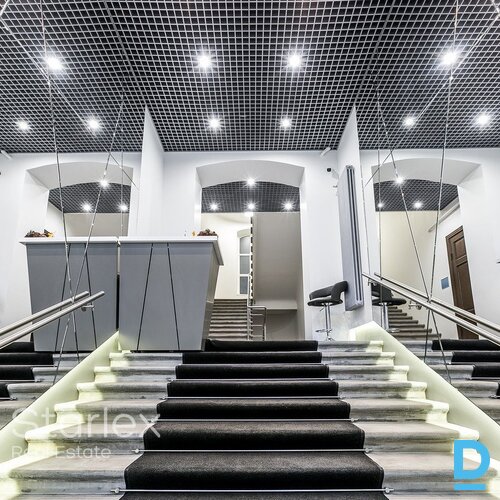 Birojs Rīgas centrā pretī Mākslas akadēmijai