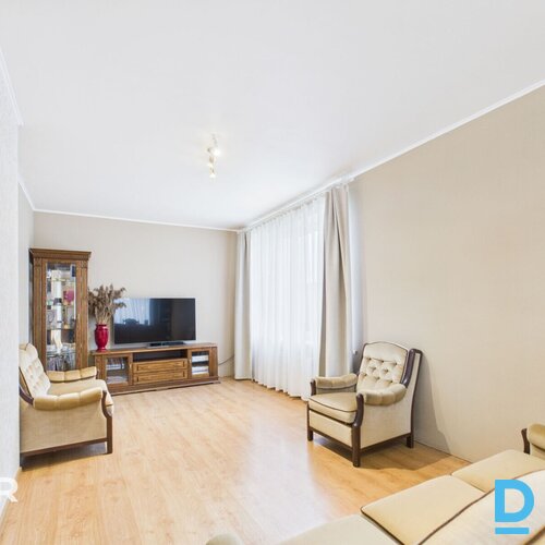 Pārdošanā pārdomāta, pamatīga ģimenes māja ar labiekārtotu teritoriju Siguldā.Mā