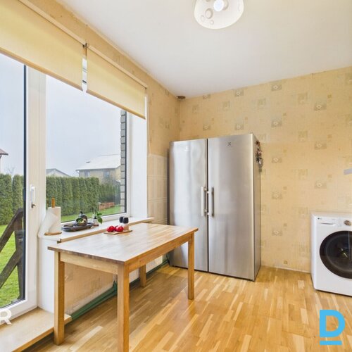 Pārdošanā pārdomāta, pamatīga ģimenes māja ar labiekārtotu teritoriju Siguldā.Mā