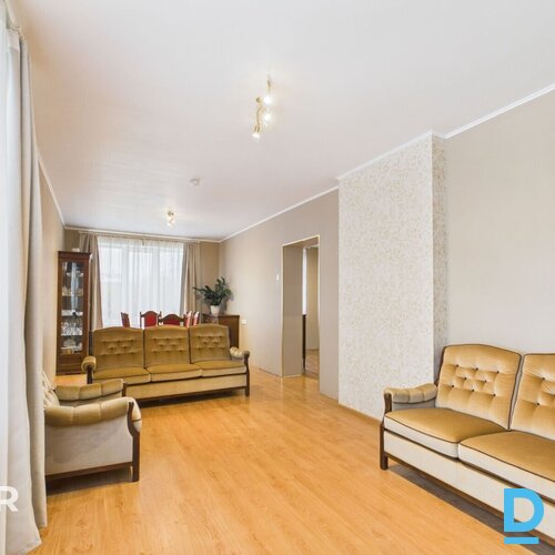 Pārdošanā pārdomāta, pamatīga ģimenes māja ar labiekārtotu teritoriju Siguldā.Mā