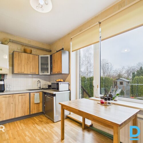 Pārdošanā pārdomāta, pamatīga ģimenes māja ar labiekārtotu teritoriju Siguldā.Mā