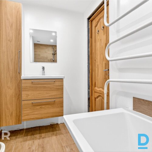 Pārdošanā gaišs un mājīgs 2 istabu dzīvoklis renovētā ēkā, klusā un zaļā apkārtn Pārdošanā gaišs un mājīgs 2 istabu dzīvoklis renovētā ēkā, klusā un zaļā apkārtn