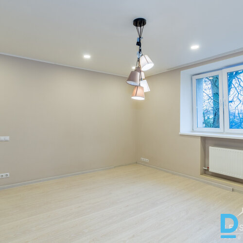 2 istabu dzīvoklis, Zemgaļu iela 21, Teika, Rīga, Latvija.