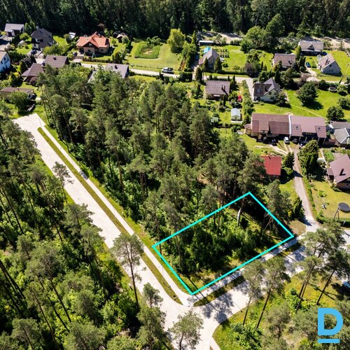 Ar visām pilsētas komunikācijām 639 m² zemes gabals dvīņu mājas būvniecībai.Īpaš