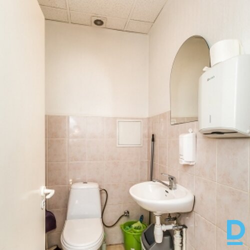 Birojs Rīgas centrā pie Kr. Valdemāra/Dzirnavu ielu krustojuma Birojs Rīgas centrā pie Kr. Valdemāra/Dzirnavu ielu krustojuma