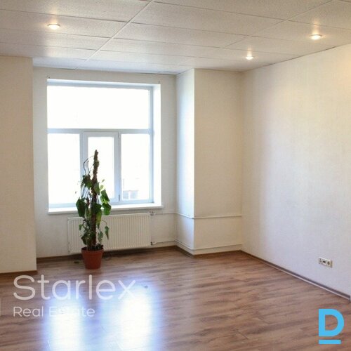 Birojs Rīgas centrā pie Kr. Valdemāra/Dzirnavu ielu krustojuma Birojs Rīgas centrā pie Kr. Valdemāra/Dzirnavu ielu krustojuma