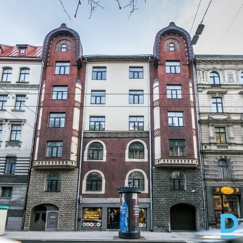 Birojs Rīgas centrā pie Kr. Valdemāra/Dzirnavu ielu krustojuma Birojs Rīgas centrā pie Kr. Valdemāra/Dzirnavu ielu krustojuma