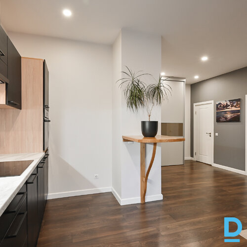 Pārdod dzīvokli Miera iela 105