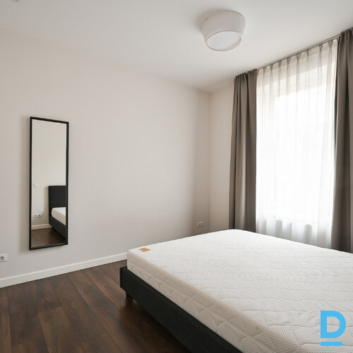 Pārdod dzīvokli Miera iela 105