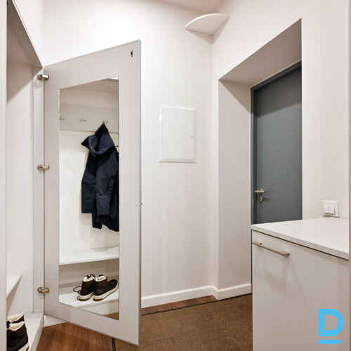 Pārdod dzīvokli Miera iela 105