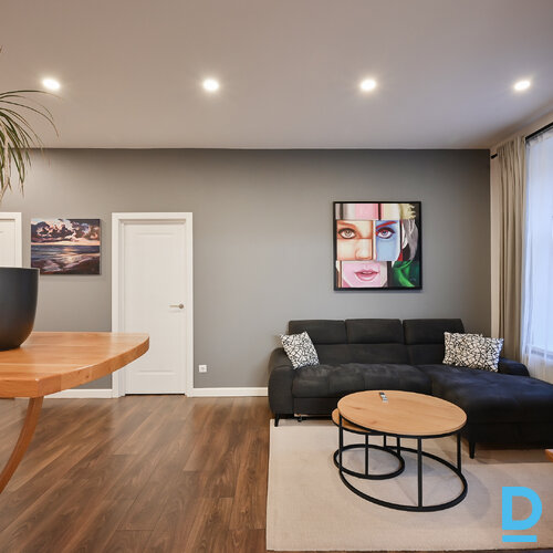 Pārdod dzīvokli Miera iela 105