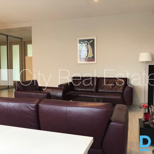 Izīrē dzīvokli Rīgā