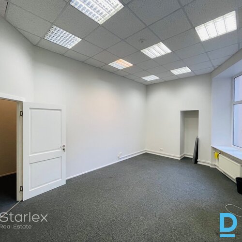 Birojs Rīgas centrā pie Vērmanes parka