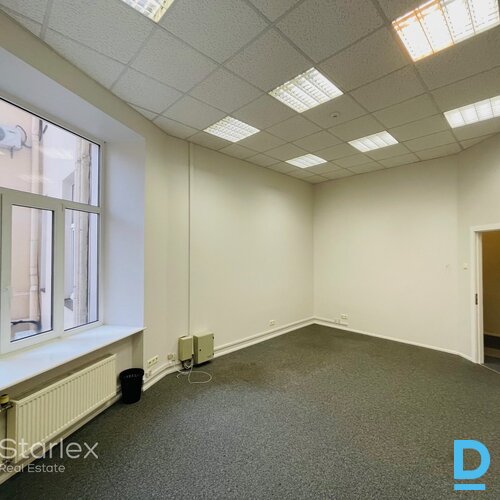 Birojs Rīgas centrā pie Vērmanes parka