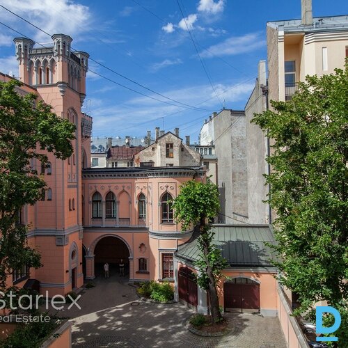 Birojs Rīgas centrā pie Vērmanes parka