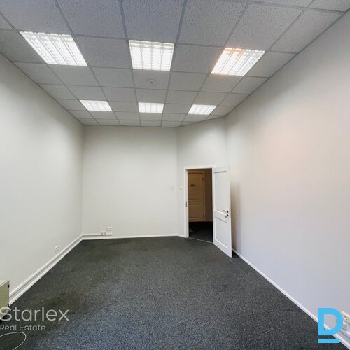 Birojs Rīgas centrā pie Vērmanes parka