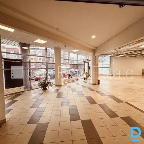 Izīrē komerctelpas Rīgā