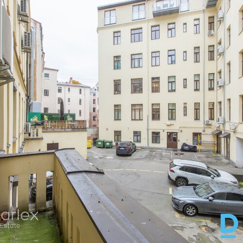 Mūsdienīgs birojs Rīgas klusajā centrā