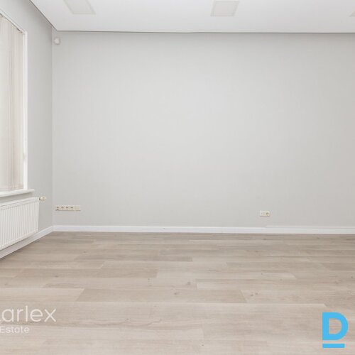 Mūsdienīgs birojs Rīgas klusajā centrā