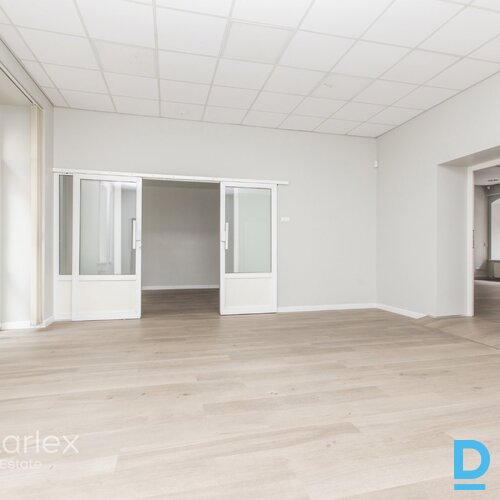 Mūsdienīgs birojs Rīgas klusajā centrā