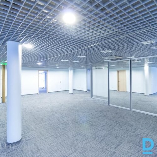 Izīrē biroju Brīvības iela 171