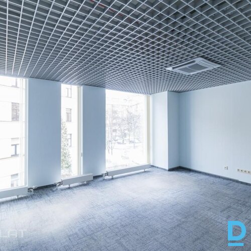 Izīrē biroju Brīvības iela 171