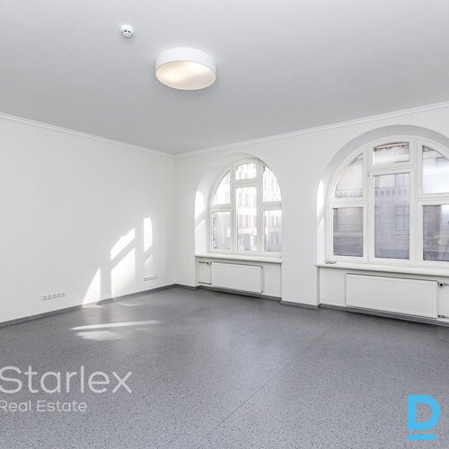 Birojs Rīgas centrā pie Lāčplēša ielas