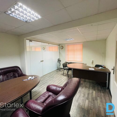 Birojs Rīgas centrā pie Uzņēmu Reģistra