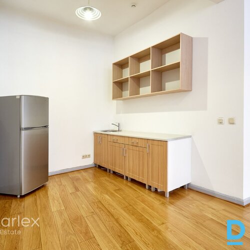 Biroja telpas Vecrīgā pie T/C "Galerija Centrs"