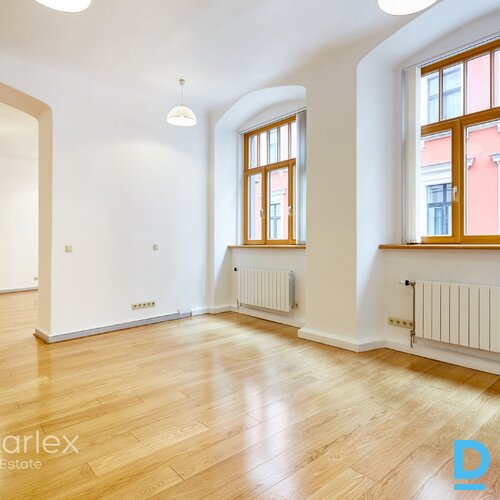 Biroja telpas Vecrīgā pie T/C "Galerija Centrs"