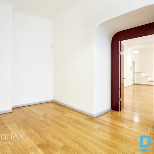 Biroja telpas Vecrīgā pie T/C "Galerija Centrs"