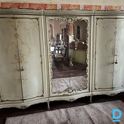 Pārdod Guļamistabas komplekti