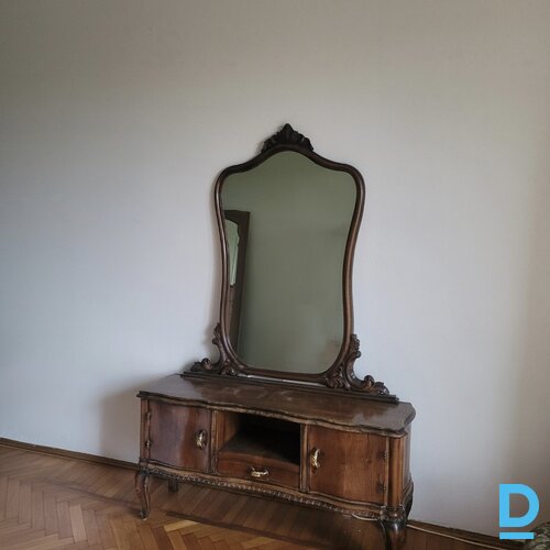 Pārdod Guļamistabas komplekti