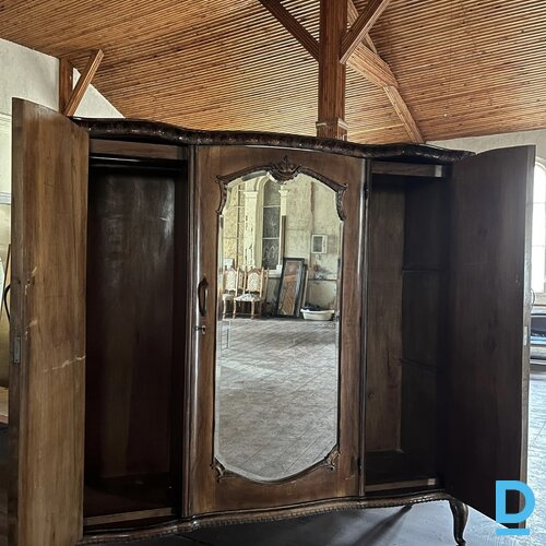 Pārdod Guļamistabas komplekti