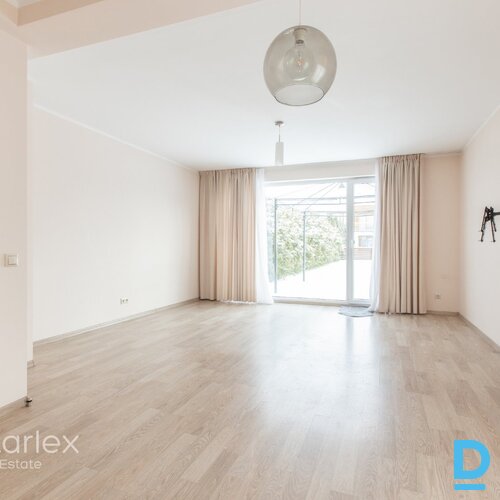 Mājīga ģimenes māja ar visu nepieciešamo. Vai meklējat mājīgu un ērtu dzīvesvietu ģimenei ar divām guļamistabām? Ja tā, tad “A” tipa mājas ir tieši Jums! Šīs mājas ir aprīkotas ar visu nepieciešamo, lai Jūs varētu uzreiz sākt dzīvot Mājīga ģimenes māja ar visu nepieciešamo. Vai meklējat mājīgu un ērtu dzīvesvietu ģimenei ar divām guļamistabām? Ja tā, tad “A” tipa mājas ir tieši Jums! Šīs mājas ir aprīkotas ar visu nepieciešamo, lai Jūs varētu uzreiz sākt dzīvot