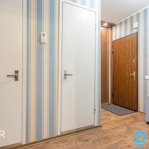 Izīrē gaišu un mājīgu 1 istabas dzīvokli Dzeņu ielā 3, Rīgā. Dzīvoklis atrodas 6