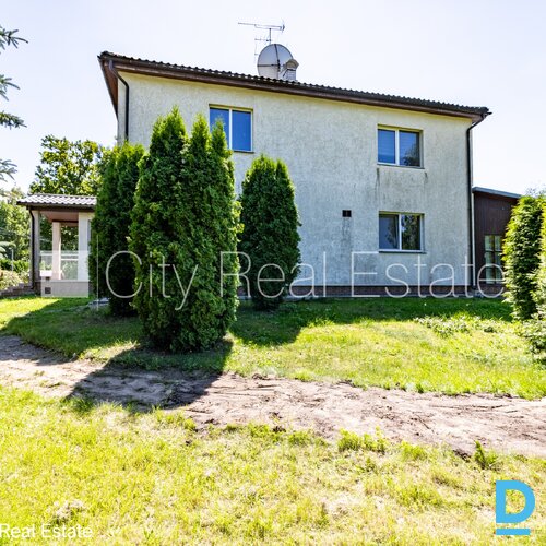 Pārdod māju Jūrmalā