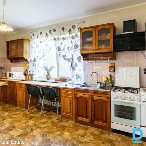 Pārdod māju Jūrmalā Pārdod māju Jūrmalā