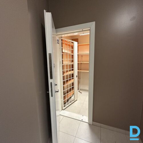 Izīrē veikalu telpas Barona iela 15 Izīrē veikalu telpas Barona iela 15